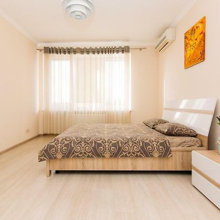 Luxury Studio Apart-Hotel In Centre 2 Room Sumy Exterior photo