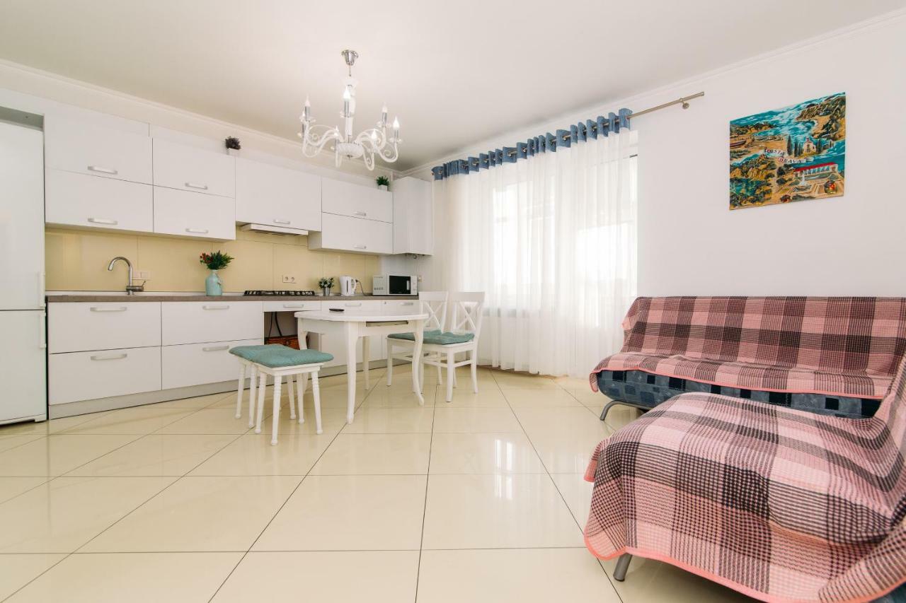 Luxury Studio Apart-Hotel In Centre 2 Room Sumy Exterior photo