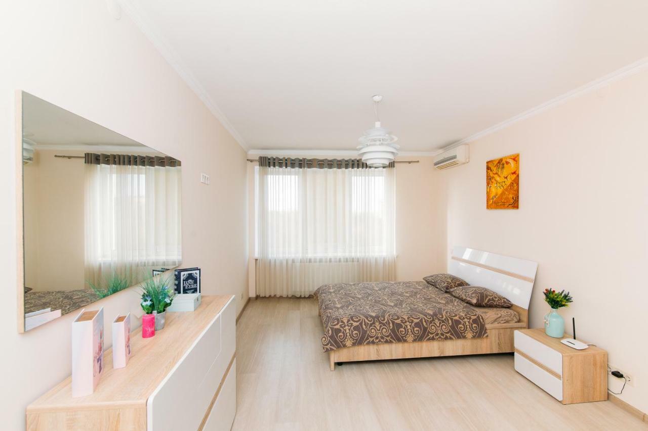 Luxury Studio Apart-Hotel In Centre 2 Room Sumy Exterior photo