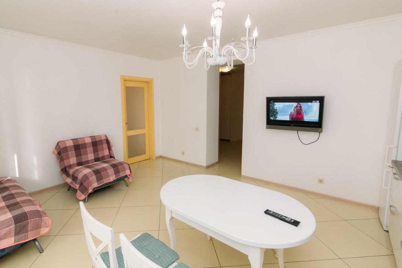 Luxury Studio Apart-Hotel In Centre 2 Room Sumy Exterior photo