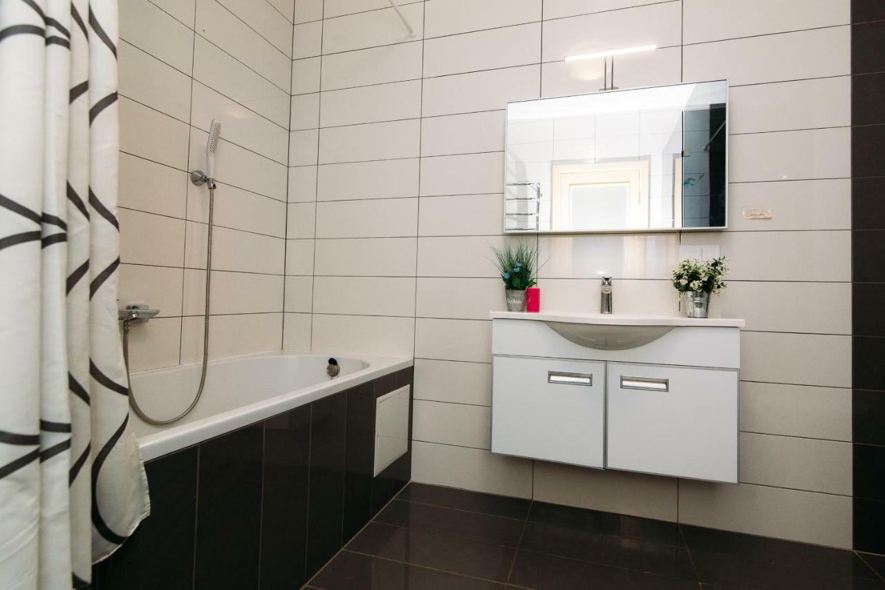 Luxury Studio Apart-Hotel In Centre 2 Room Sumy Exterior photo