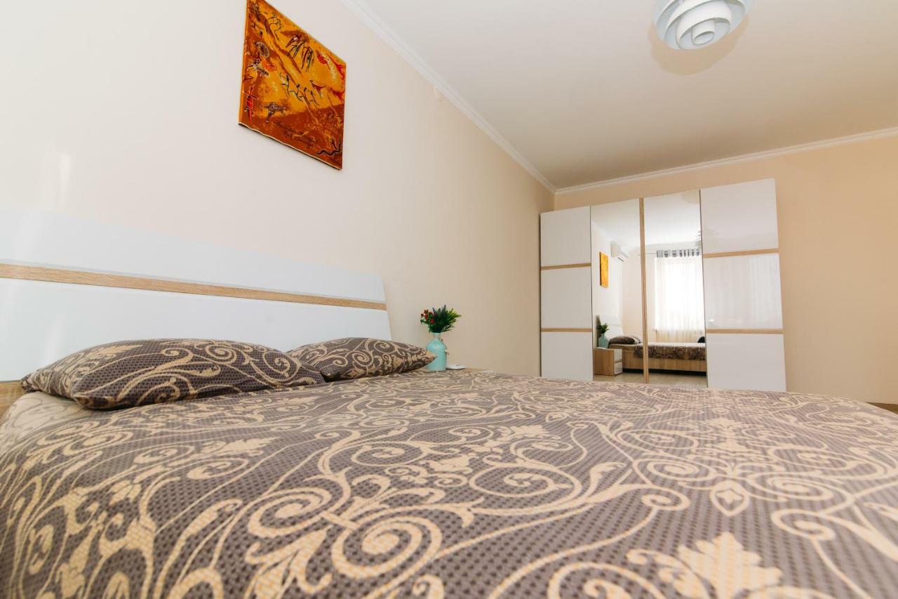 Luxury Studio Apart-Hotel In Centre 2 Room Sumy Exterior photo